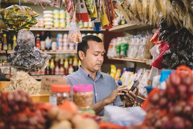 Canadian grocer selling authentic Asian food and products